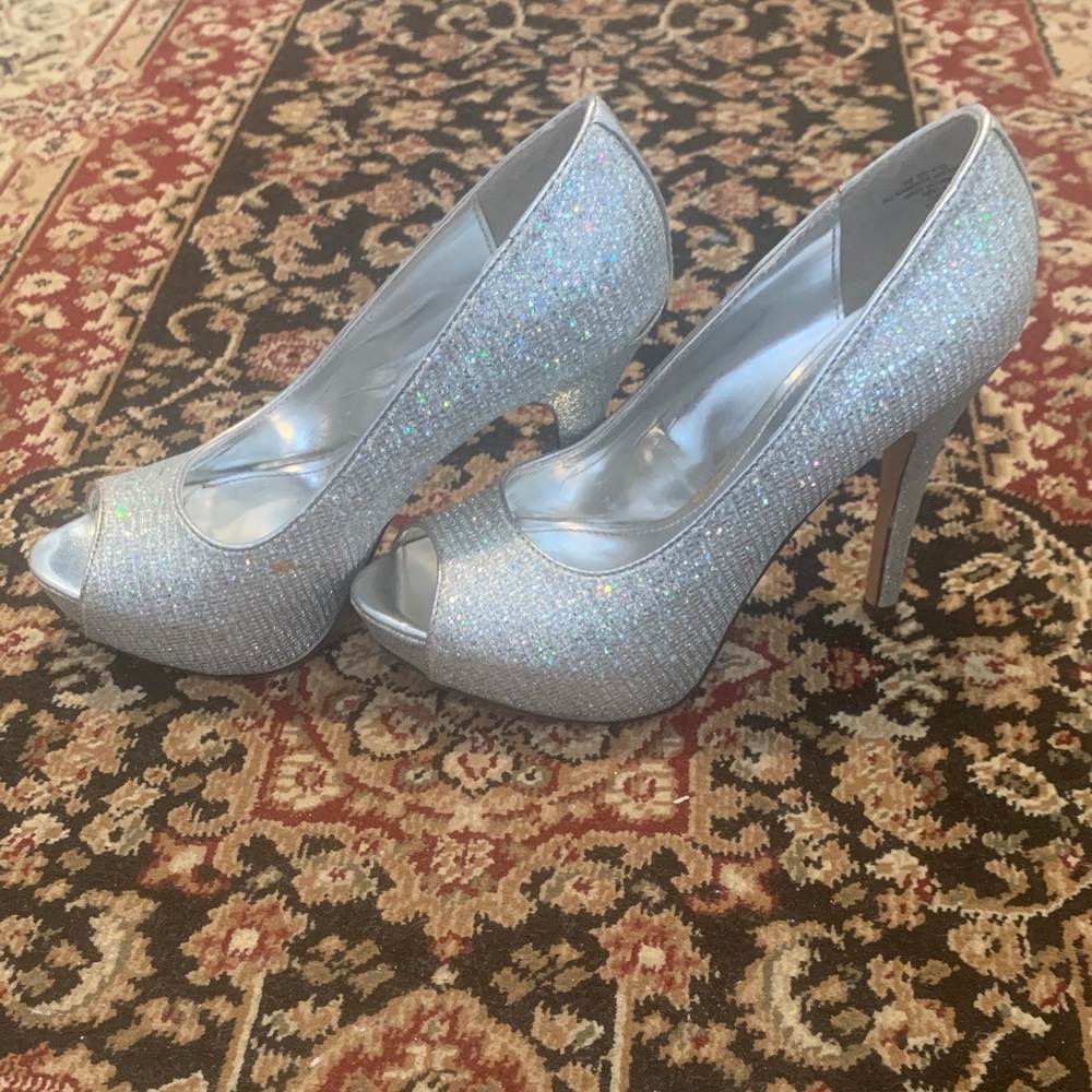 Worthington Silver Glitter Peep-Toe Heels - Picture 7 of 10